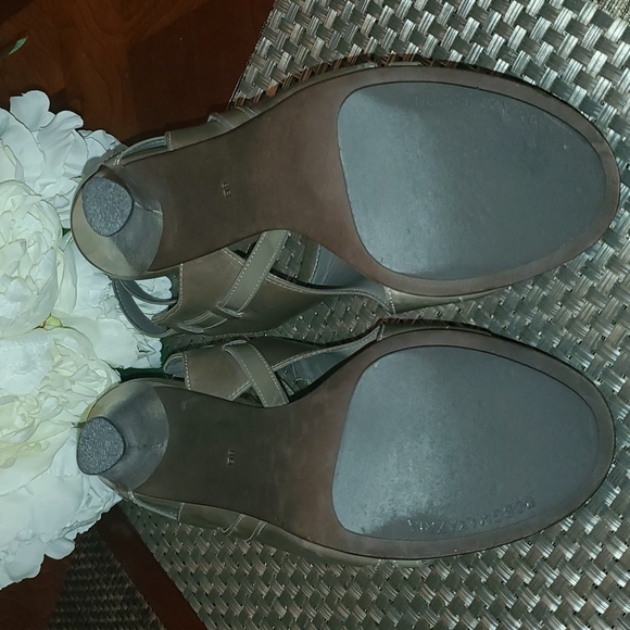 BCBGMaxAzria Platform Opentoe Sandal Sz 8 - Picture 4 of 12